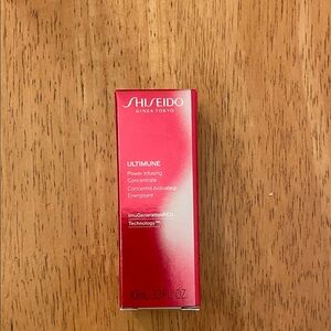 Shiseido Ultimune Power Infusing Concentrate in Red